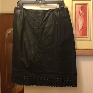 GENUINE LEATHER METROSTYLE BLACK SKIRT SZ 12.